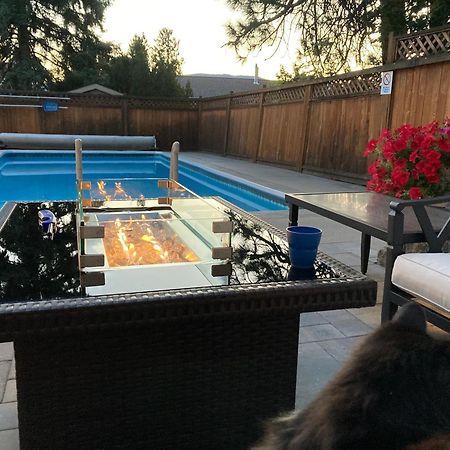 Bright Poolside Walkout Two Bedroom Basement Suite In The Okanagan 펜틱턴 외부 사진
