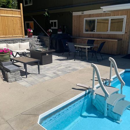 Bright Poolside Walkout Two Bedroom Basement Suite In The Okanagan 펜틱턴 외부 사진